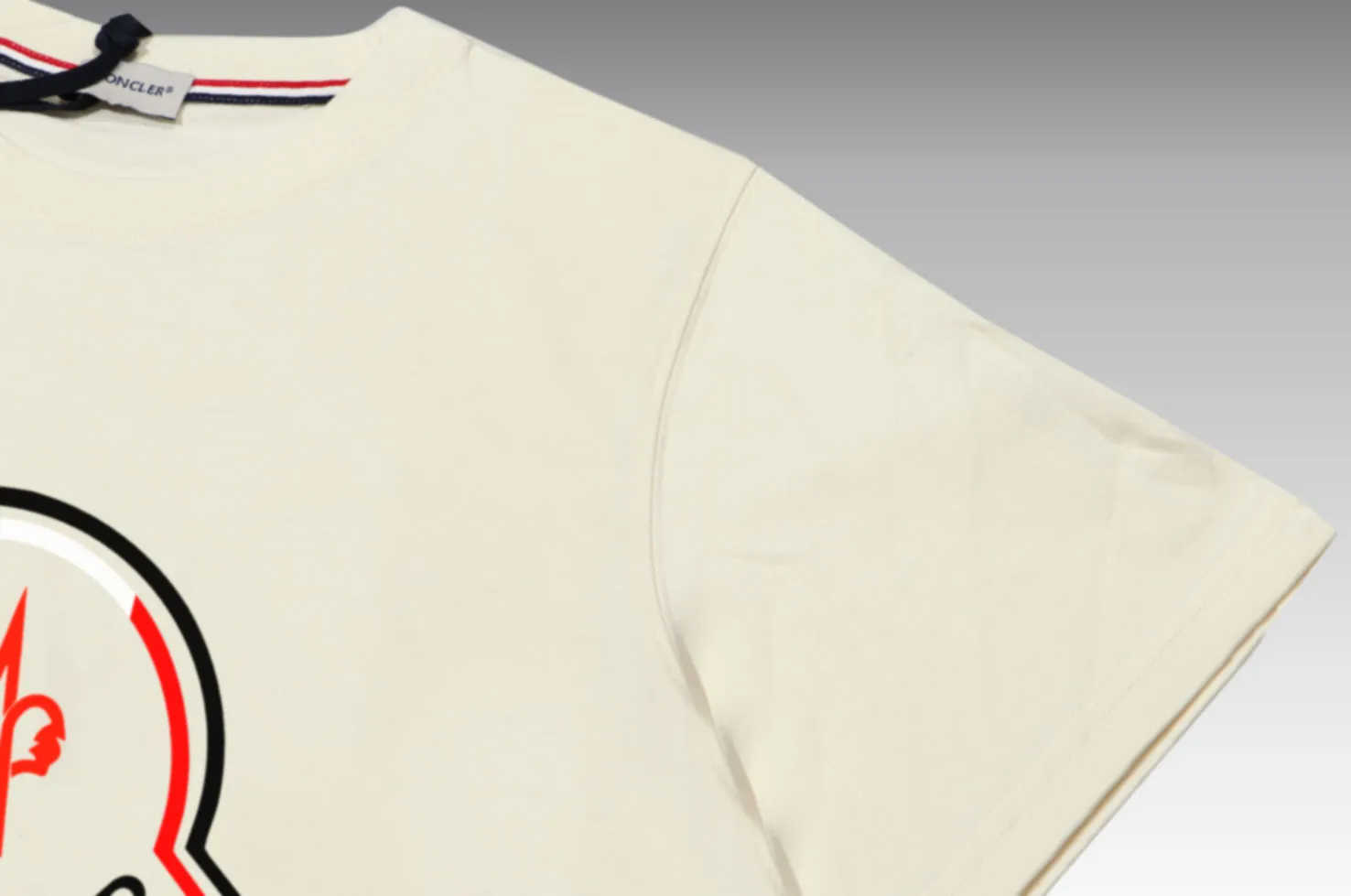《Moncler~ 》2024New Arrival Quality T , Versatile Quality ！ ‼ 32 250G ‼ ， ， ， ， T 🤪 Sizes：S-M-L-XL-2XL ：Black，White， Same Style